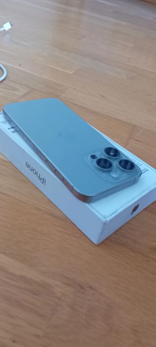 hone 15 Pro 128GB + huse + accesorii originale