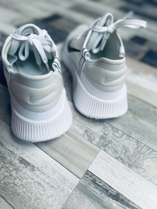 Nike Air Reposto - фитнес маратонки