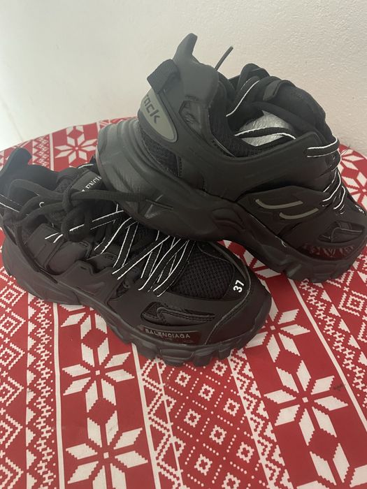 Balenciaga  Nr 37 Nou