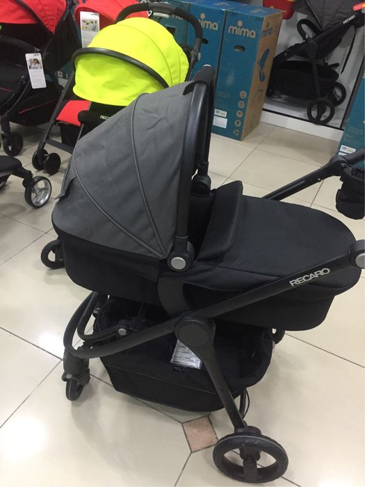 Продам детскую коляску RECARO Citylife 3в 1 в Идеальном состоянии .