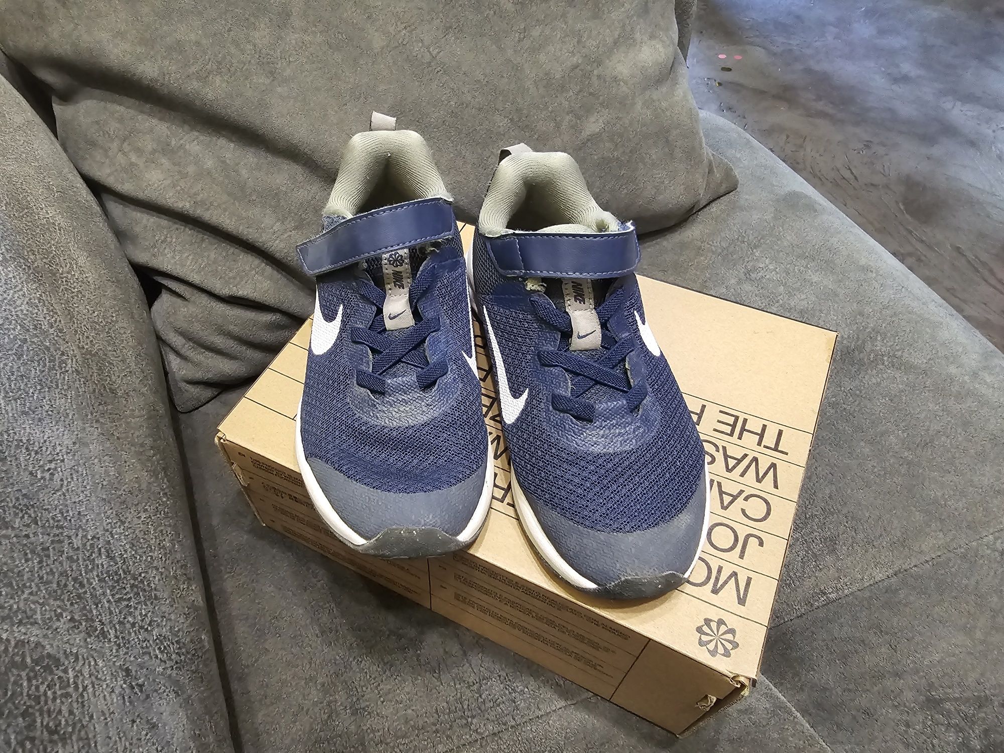 Оригинални  детски маратонки Nike