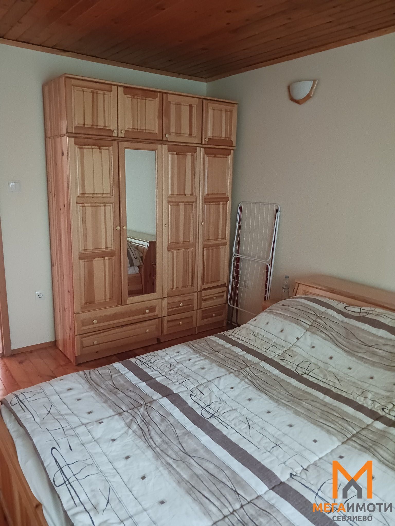Фамилна къща за продажба - гр.Севлиево