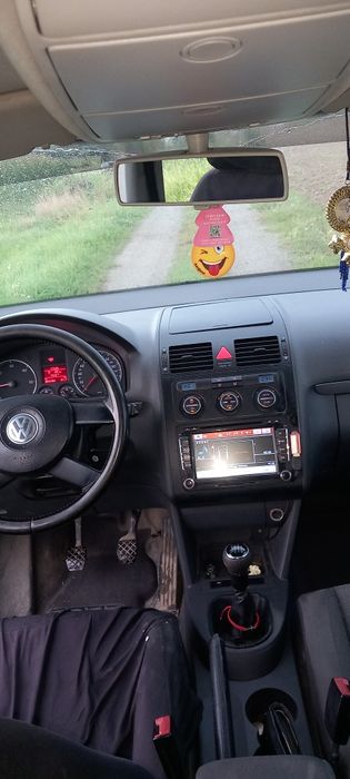 Vând Volkswagen Touran