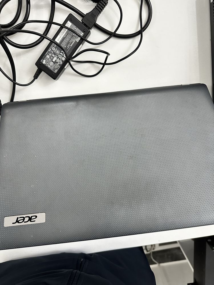 Продам ноутбук ACER в отличном состояний