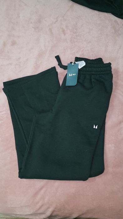 НОВ анцуг и шапка Myprotein с ЕТИКЕТИ