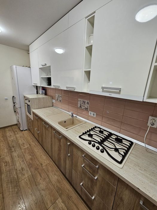 Proprietar închiriez apartament 3 camere