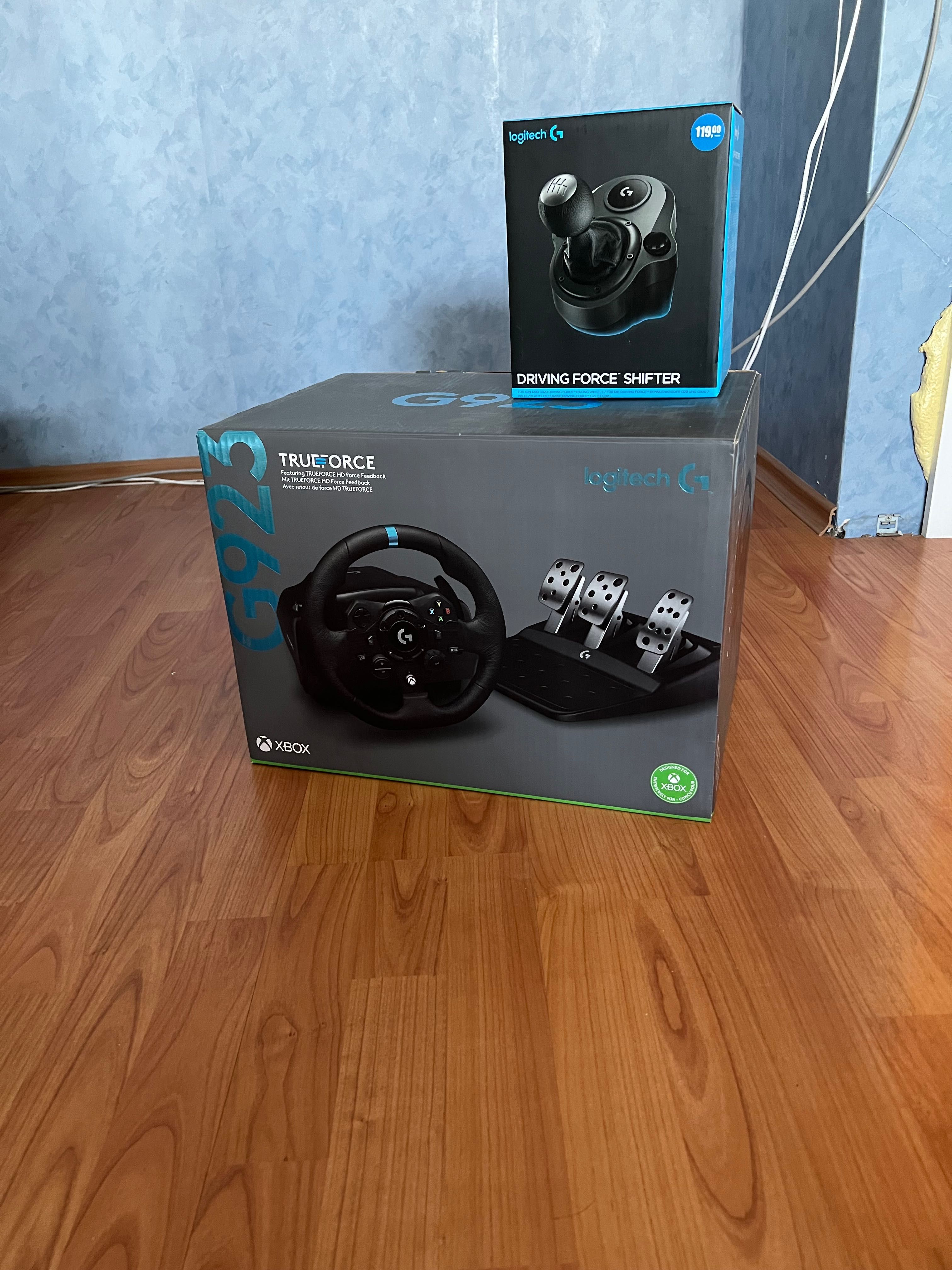 Logitech G923 + Driving force shifter XBOX/PC