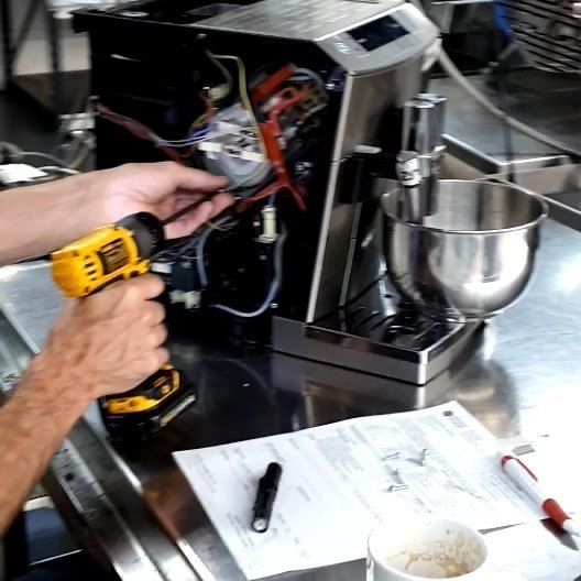 Ремонт и профилактика  кофемашин.