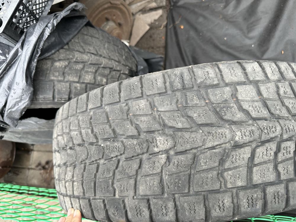 Продам б/у резину DUNLOP