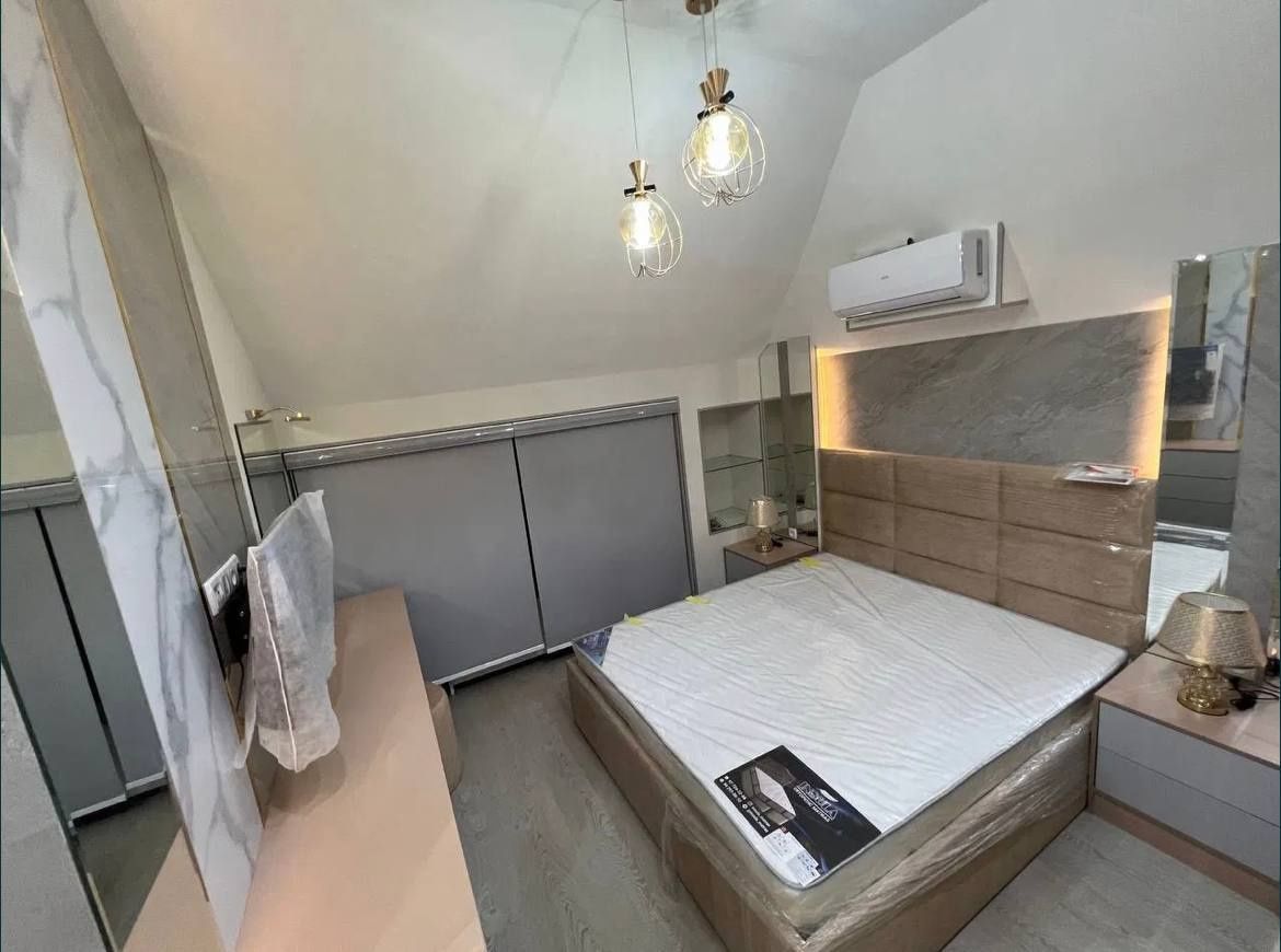 В супер центре Новостройка в Golden House Ц2 Алайский 2/8/8 своя