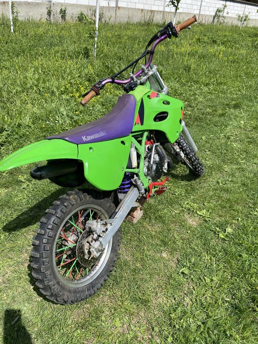 Motocicleta Kawasaki kx85