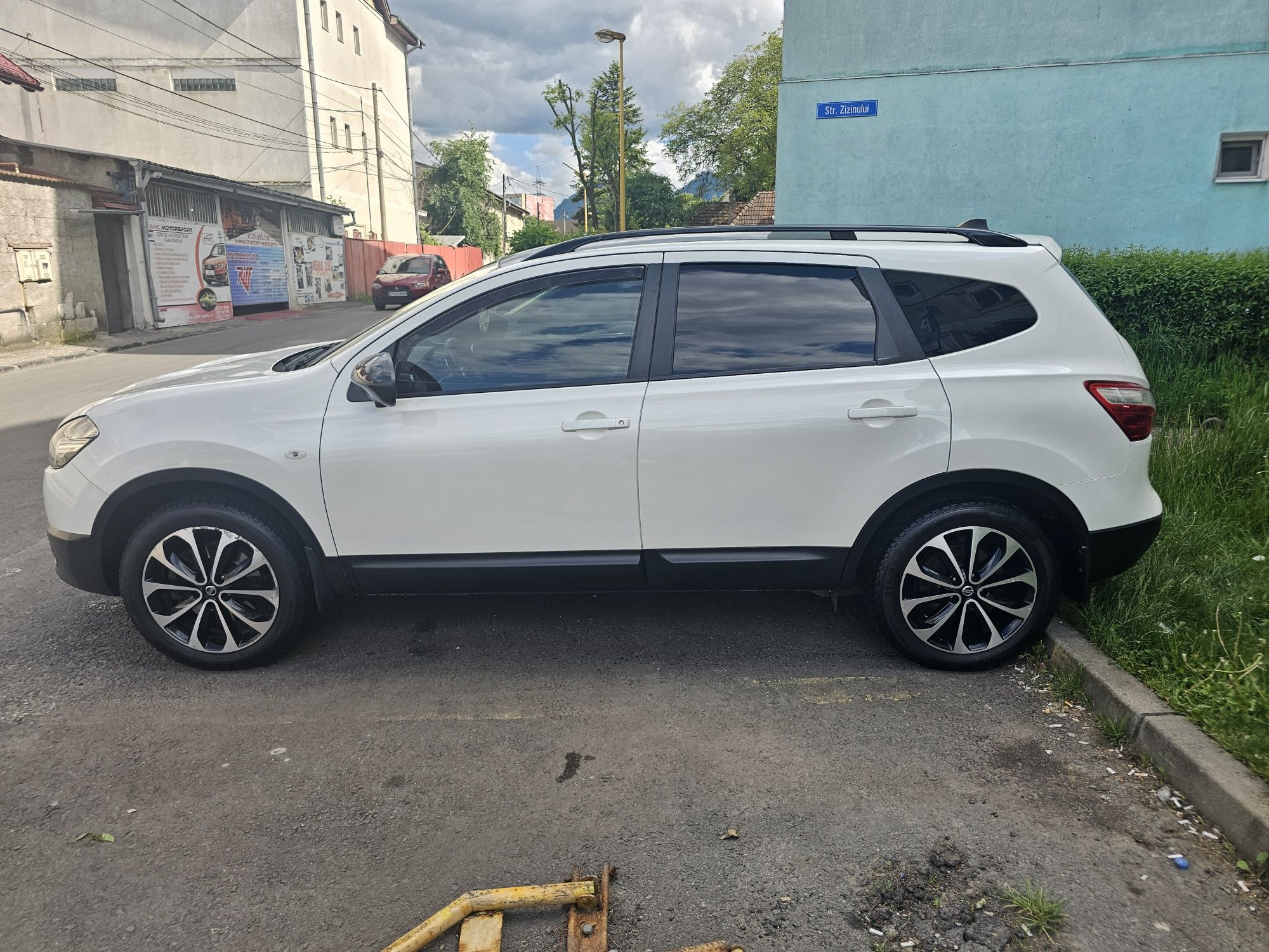 Vând Nissan Qashqai +2 sau schimb cu auto pe GPL