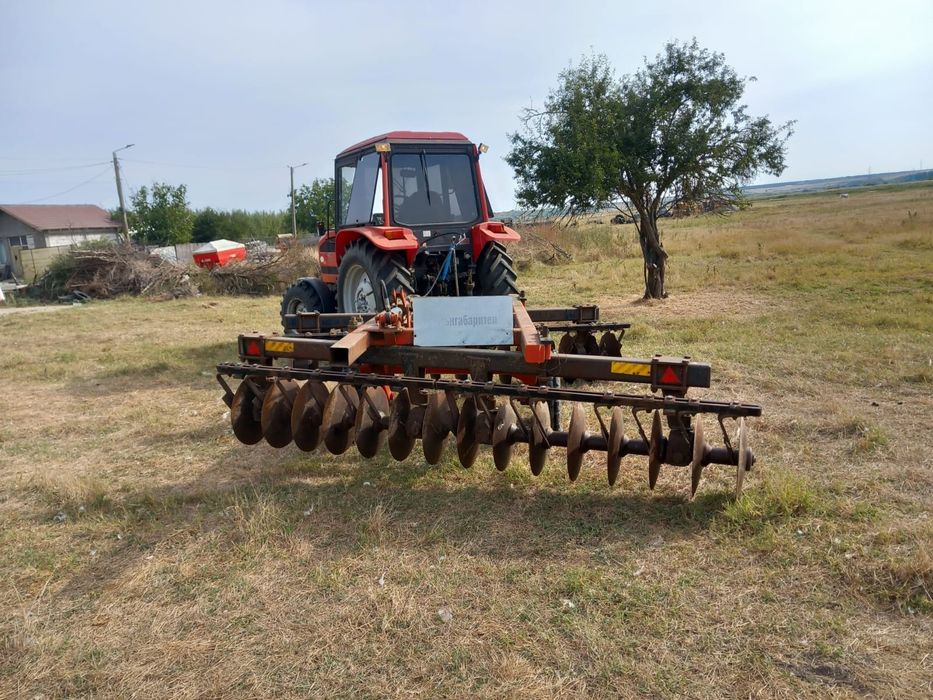 Vând tractor Belarus 925.3 cu discul lui  și alte utilaje la alt preț