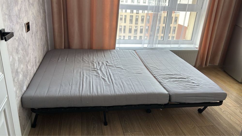 Продается диван хорошем состоянии продаю в связи переездом