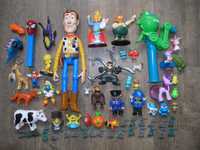Lot 60 figurine jucarii: Disney, Marvel, Smurfs, PEZ, Mario, etc.