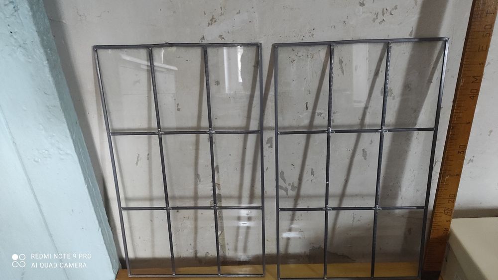 Два витража от мебели.