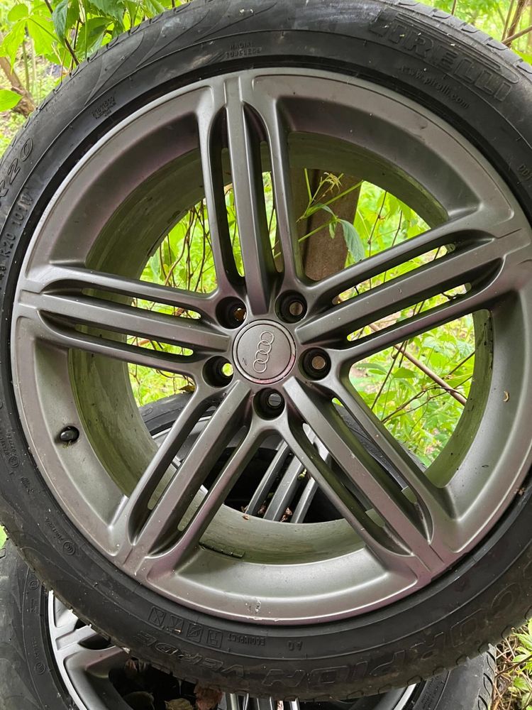 Jante Audi R20 cu cauciucuri Pirelli