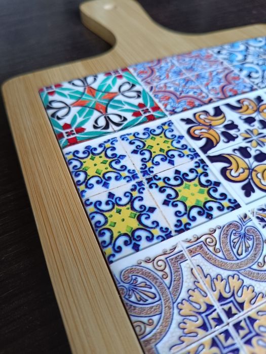 Fund de lemn practic și decorativ