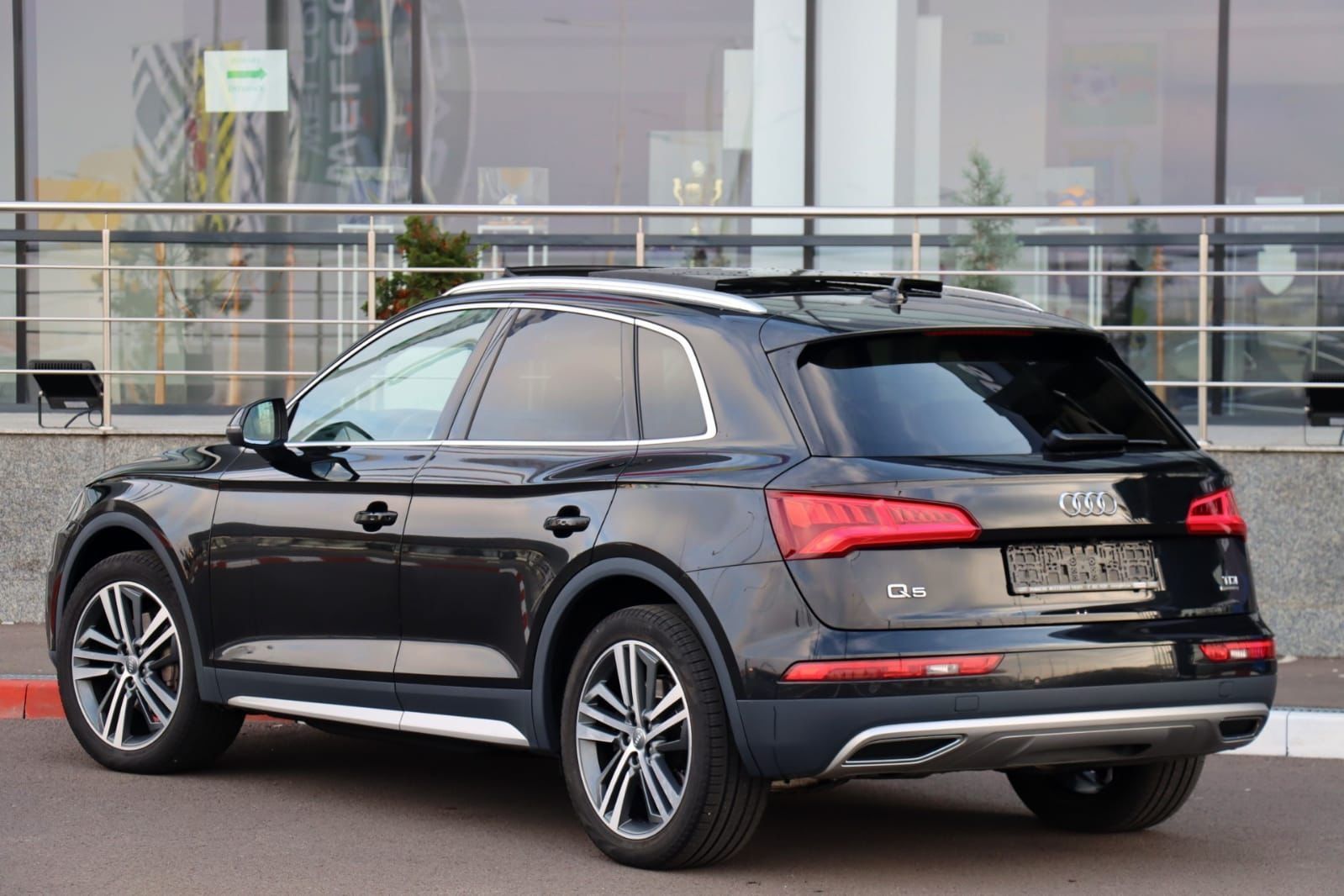 Vând Audi Q5 quattro