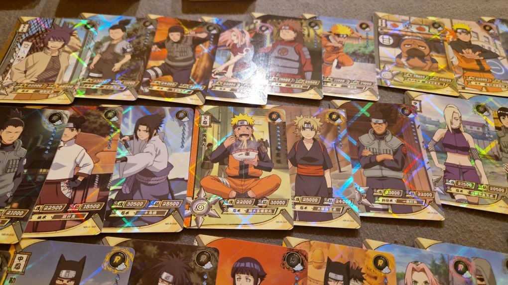 50 de cartonase Naruto holografice