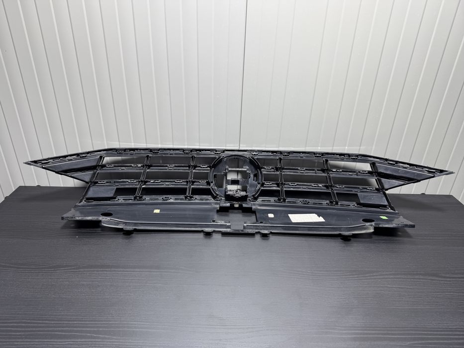Grila radiator VW Passat BB Facelift