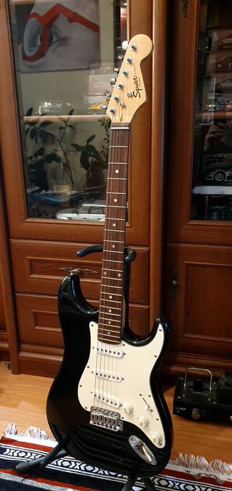 Peavey Rage 158 китарно комбо усилвател Squier by Fender соло китара