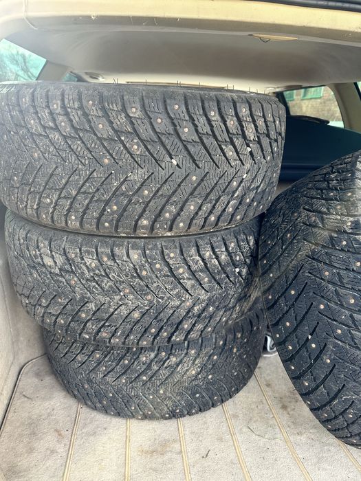 Зимняя резина R18 225/40/18 шипы