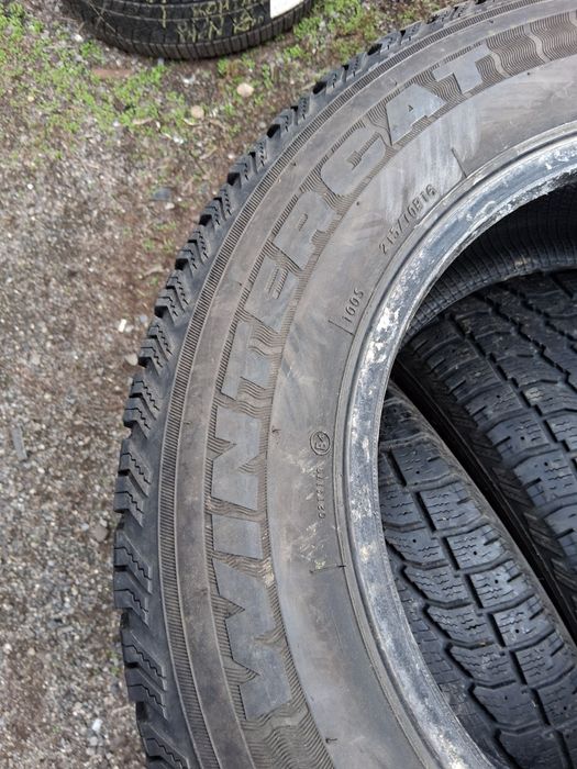 215 70 16 VINTERCAT 4броя зимни