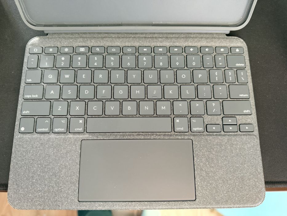 Logitech Combo Touch iPad Pro 11