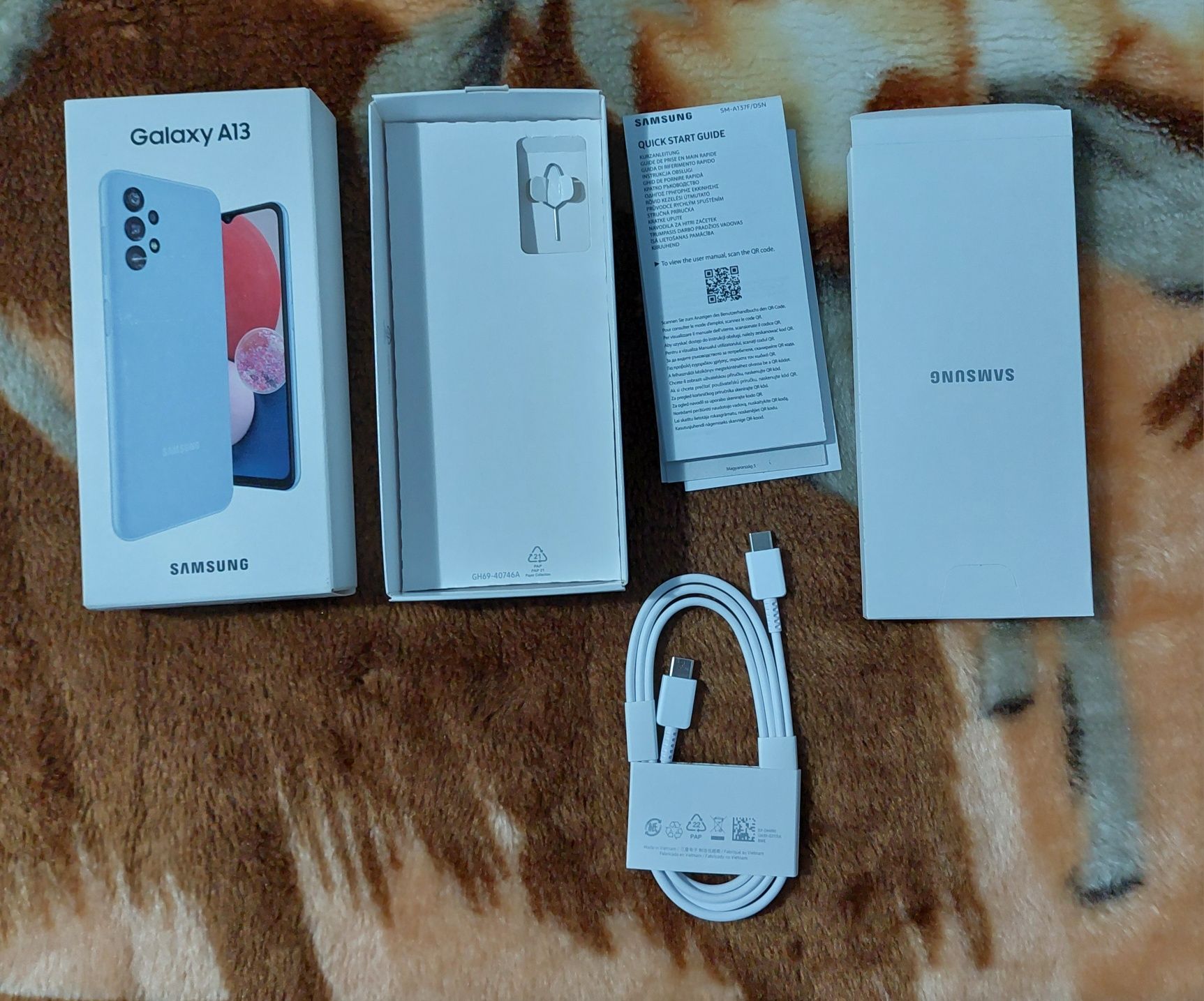 Telefon mobil Samsung Galaxy A13, 64GB, 4GB RAM, 4G, Nacho Blue