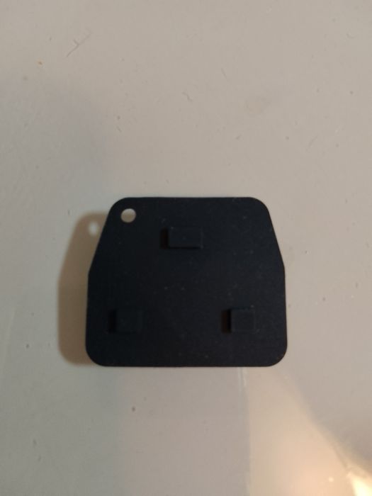 Бутони за ключ за Тойота Авенсис