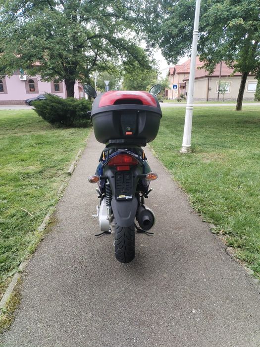 Vand scuter de 49 cc