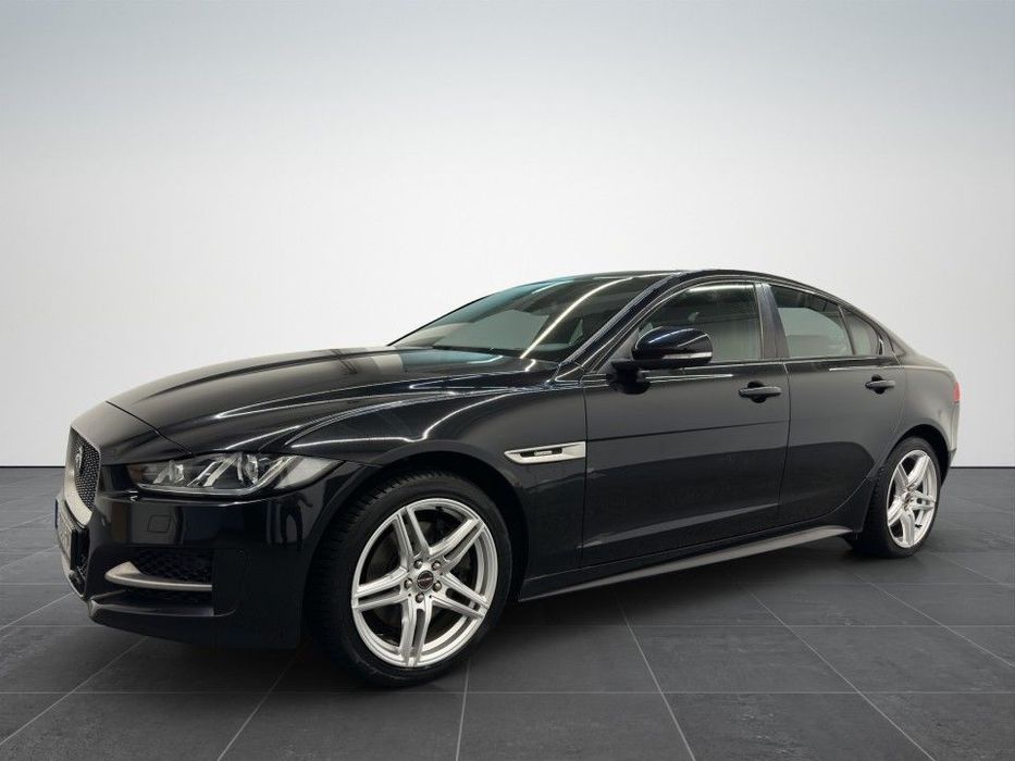 Jaguar XE Jaguar XE 2017 - via workleto.com