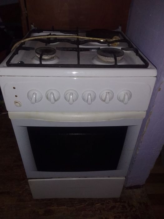 Продаю газовую плиту