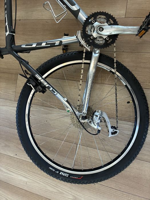 Bicicleta Cube frane hidraulice