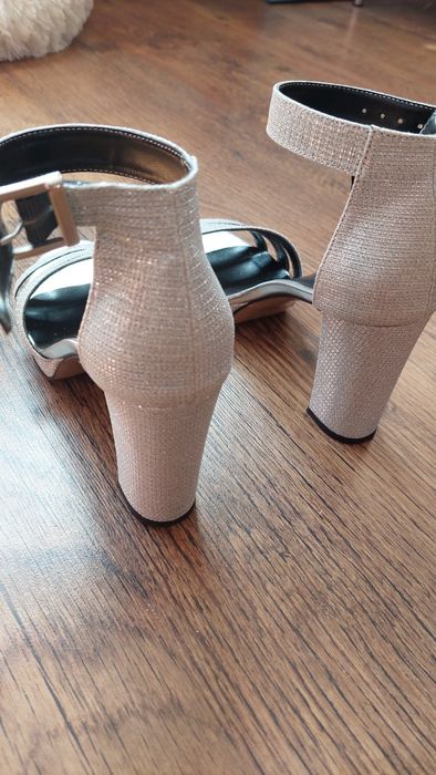 Обувки на викок ток