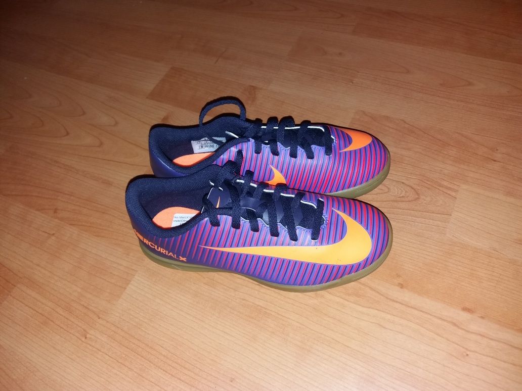 Adidasi fotbal sala Nike Mercurial Vortex3, mar. 36,5