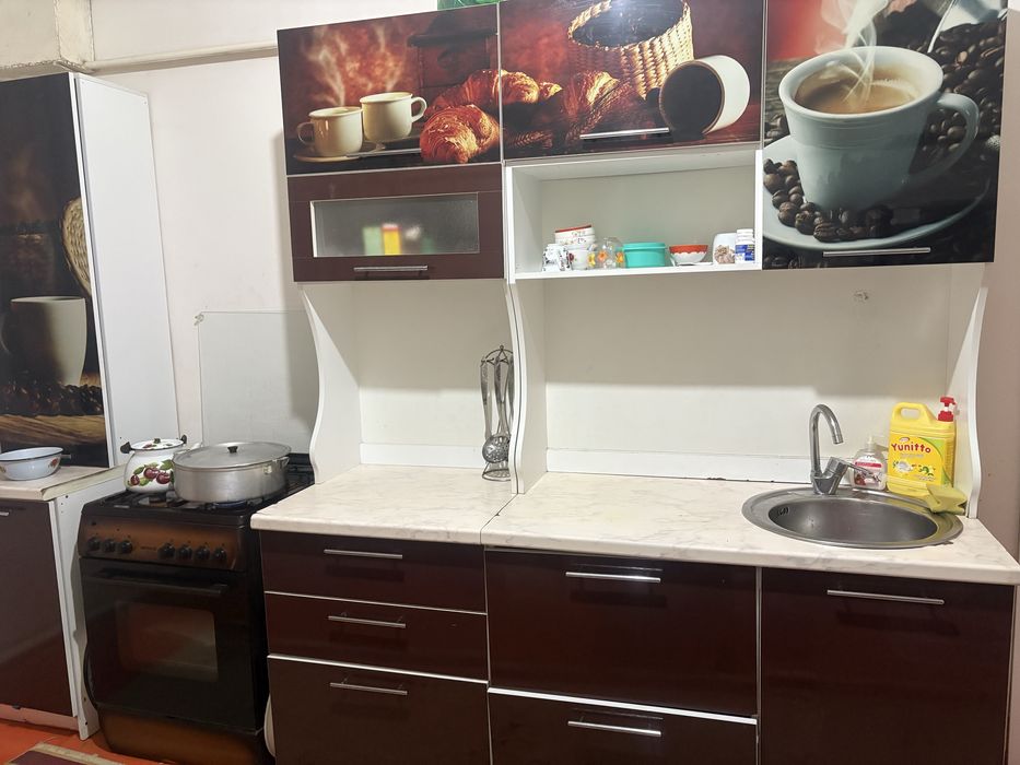 кухонный гарнитор