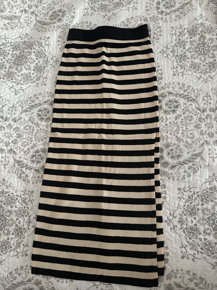 Дълги поли тип молив Zara; H&M