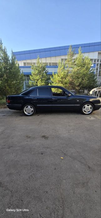 Mercedez Benz 210