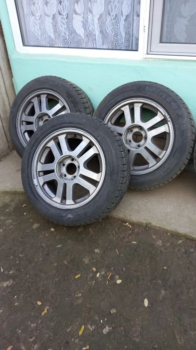Jante aliaj 5x114.3 R17 cu anvelope iarna folosite pe Hyundai Tucson