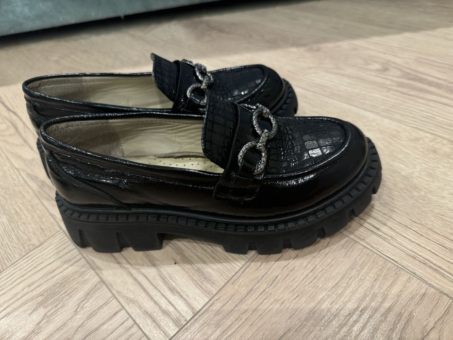 Школьные туфли для девочки