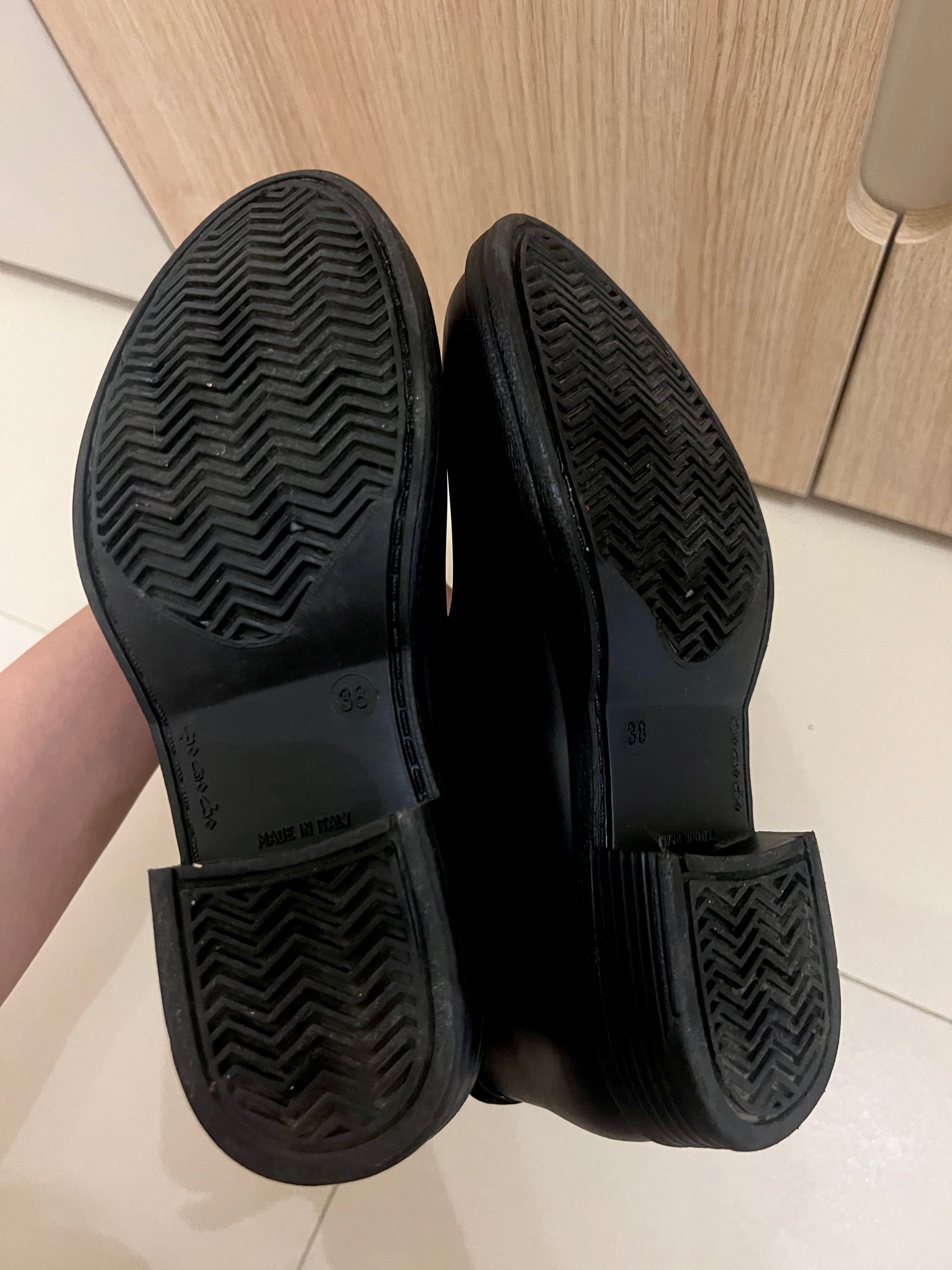 Ботуши Guess в перфектно състояние, размер 38