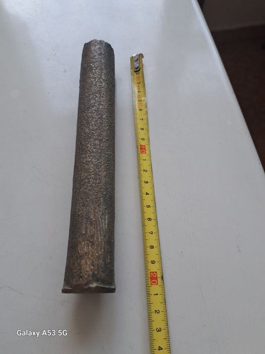 Bară bronz grafitat fi 30 lungimea 20 cm gr,1,3 kg