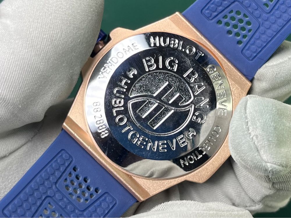 Часовник Hublot в Тъмно синьо