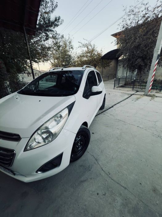 Chevrolet spark 2015