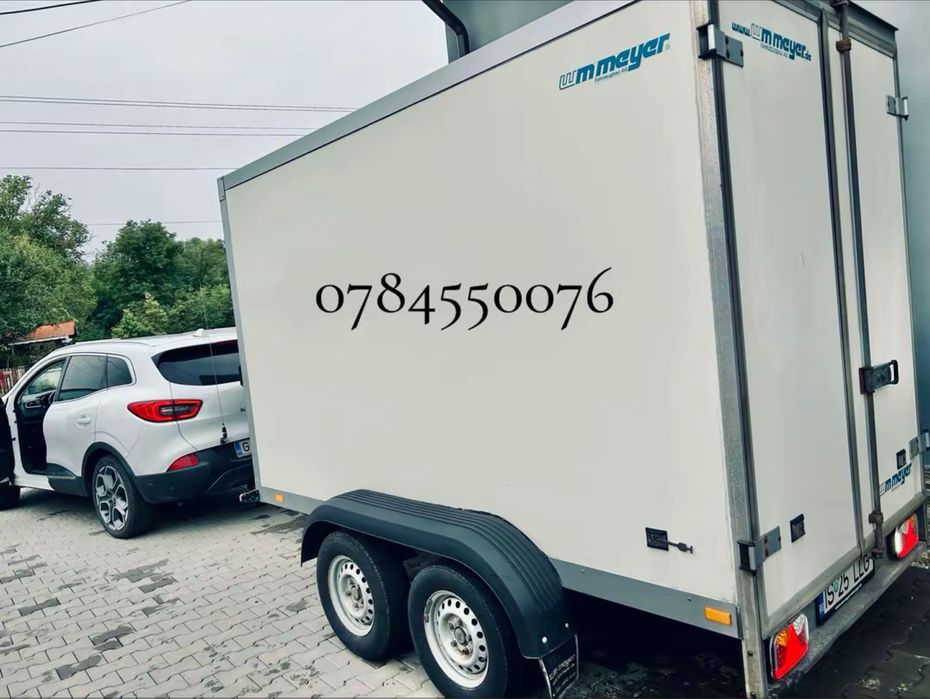 Vand remorcă carosată