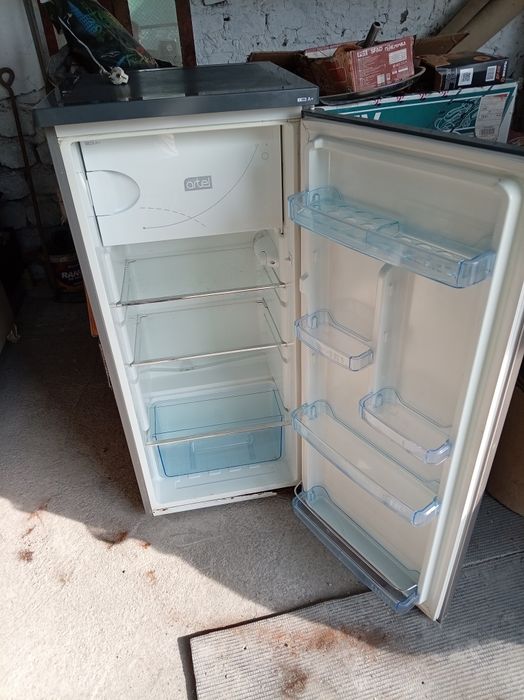 Продаётся холодильник сотилади Artel