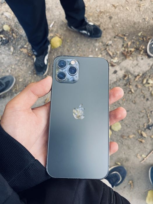 продаю Iphone 12 pro
