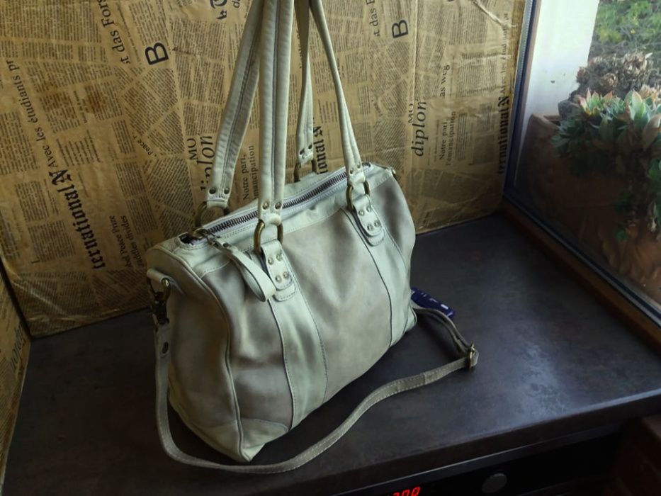 дамска чанта бежова,кожена-естествена кожа и велур